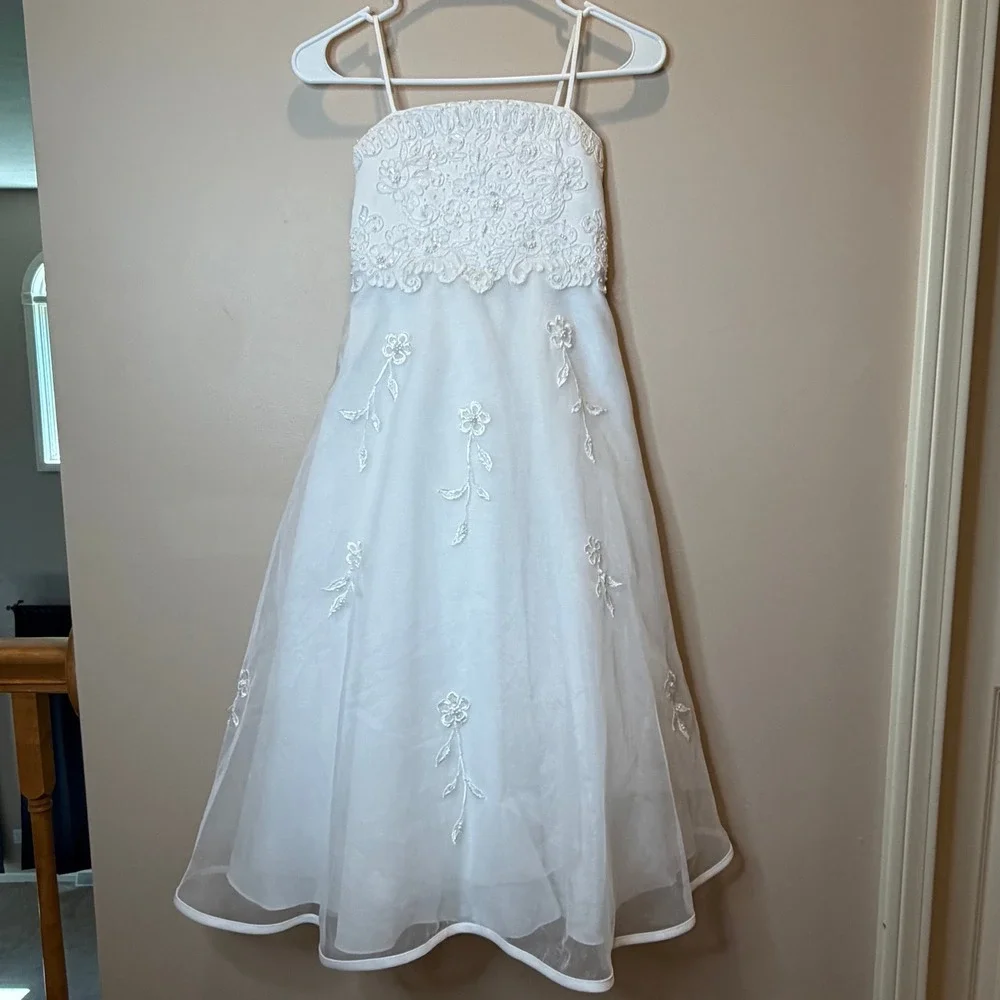 Davids Bridal Girls White Beaded Floral Tulle Flower Girl Dress Size 6 Communion - Picture 1 of 16
